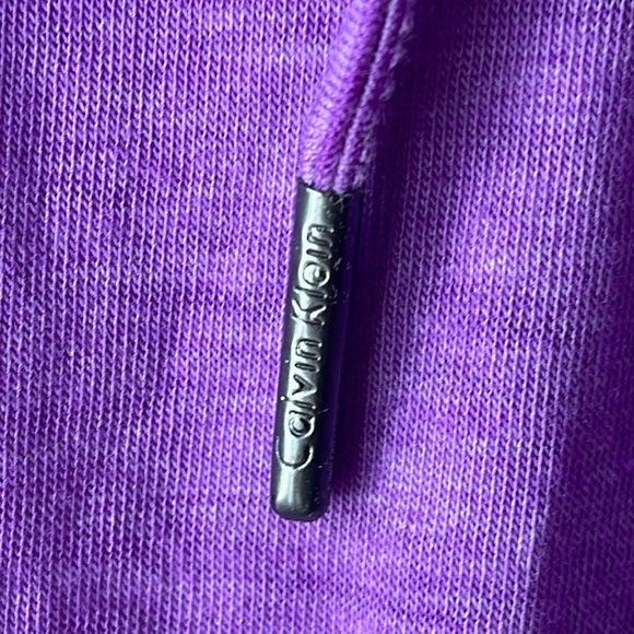 NWT - CALVIN KLEIN - Performance Top (L) - Picture 4 of 12